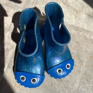 Mini Melissa US Size 7 Girls' Sparkle Blue Dino  Monster Boots with Snap Closure